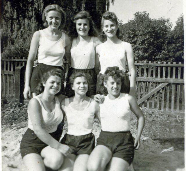015____1947_48_turnerinnen.jpg 015____1947_48_turnerinnen.jpg