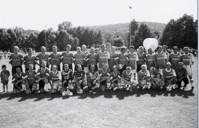 145____1998_08_08_benefiz_gegen_a_h_schalke04.jpg 145____1998_08_08_benefiz_gegen_a_h_schalke04.jpg