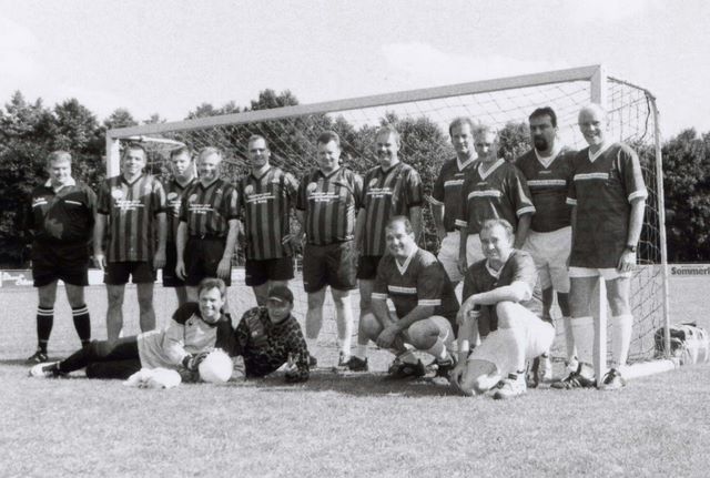 150____1999_5_promi_fussballspiel_kleinfeld.jpg 150____1999_5_promi_fussballspiel_kleinfeld.jpg